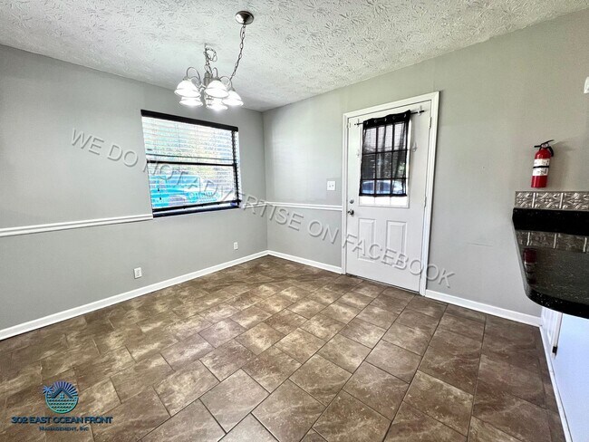 Building Photo - Beautiful 3 bedroom / 1 bathroom home.