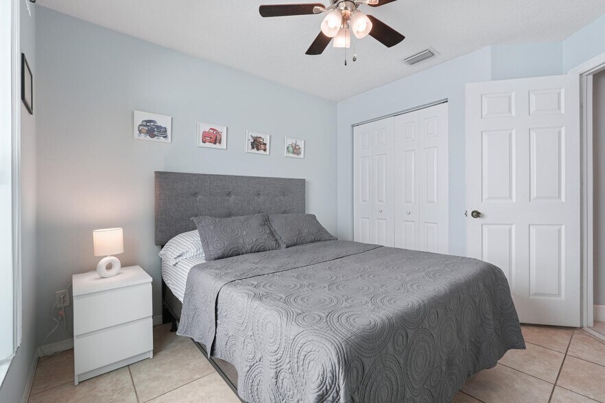 Building Photo - 6791 Lantern Key Dr