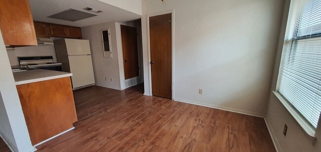Building Photo - Spacious 2 bedroom 2 bath townhome COMING ...
