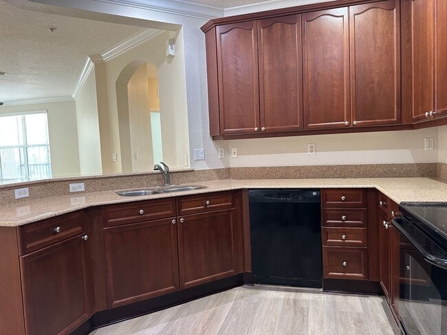 Building Photo - Comfortable and Spacious 3 bedroom 2 Bath ...