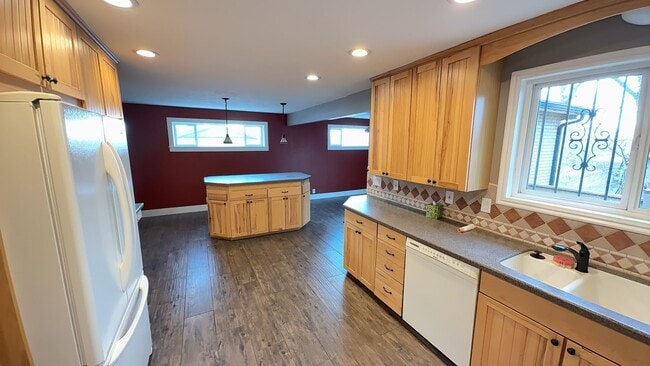 Building Photo - Newly renovated four bedroom home!