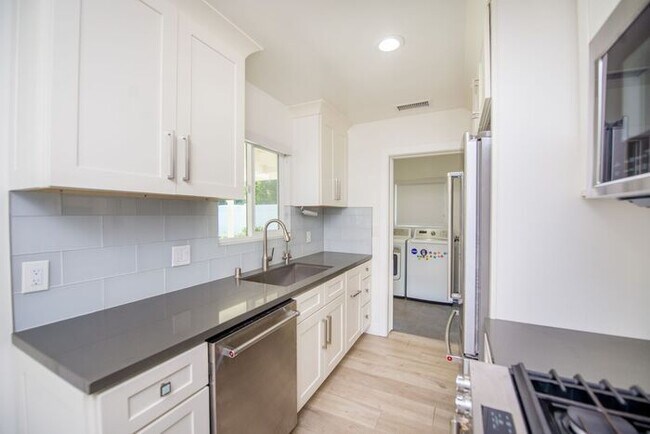 Building Photo - East Side Dream