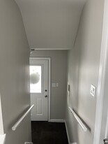 Building Photo - 33 Montfort Dr