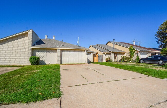 Building Photo - Charming Home for Rent in Southwest Houston !