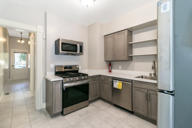 Building Photo - 1830 San Antonio Ave