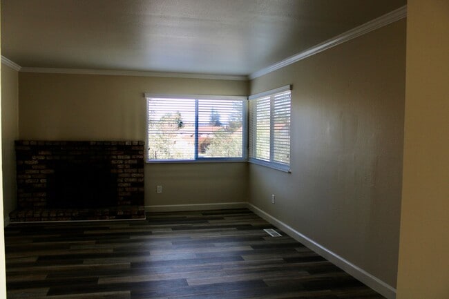 Building Photo - 3 Bedroom in Rincon Valley- Santa Rosa