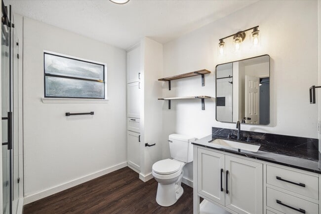 Building Photo - 100 W White Willow Cir