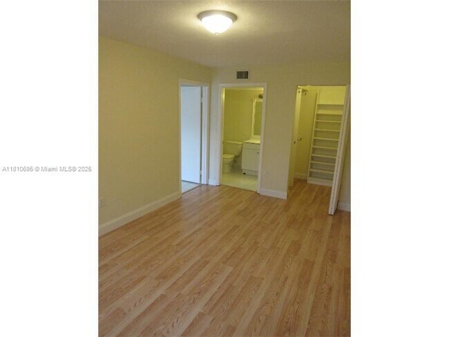Building Photo - 444 NE 206th Ln