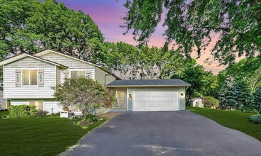 Building Photo - 6960 Fernbrook Ln N