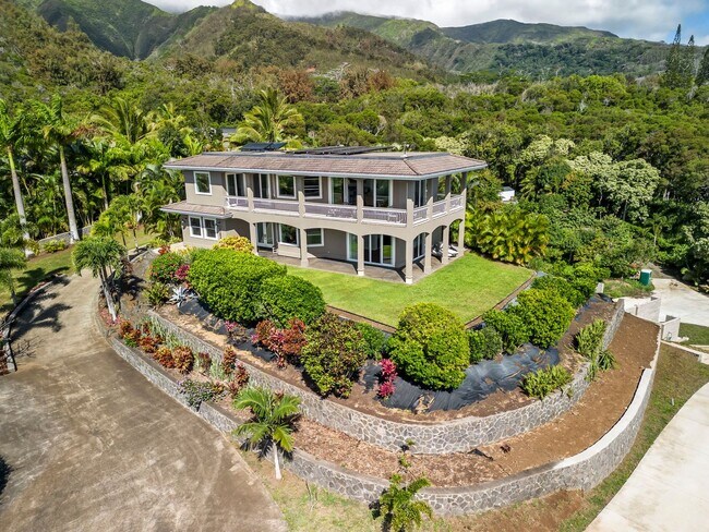 Building Photo - Upper Class Elegance in this 4 bed/3bath Home in Wailuku Country Estates- Unfurnished-Ocean Views...