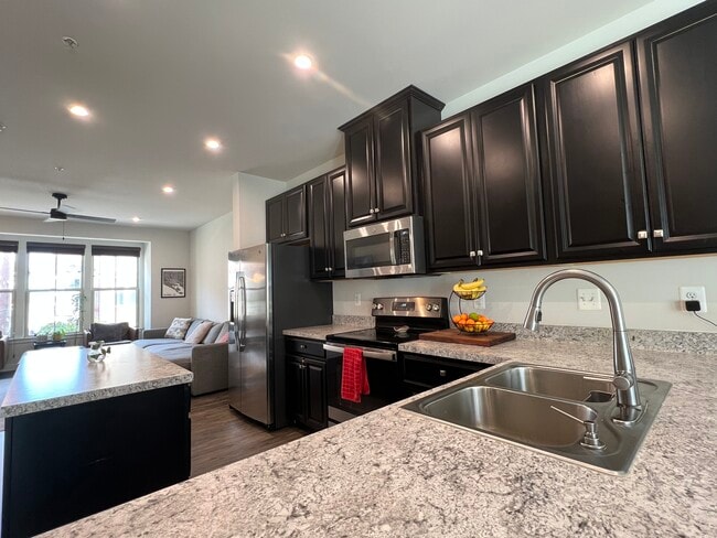 Building Photo - 214 S Newkirk St