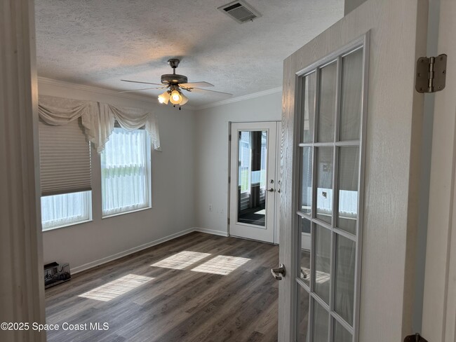 Building Photo - 159 Blue Jay Ln