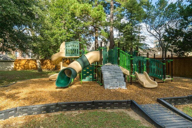 Building Photo - 726 Thistlewood Dr