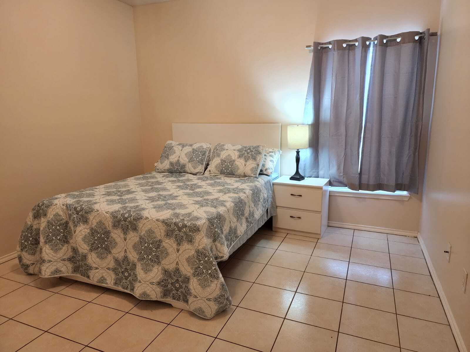 Building Photo - 3810 W Sarah Evans