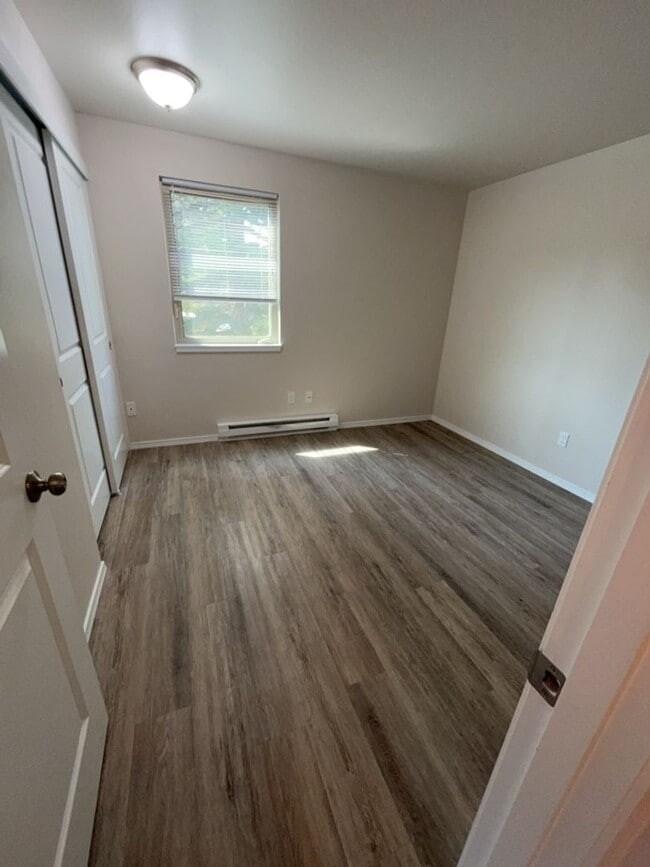 Building Photo - 2319 Wilson Ave