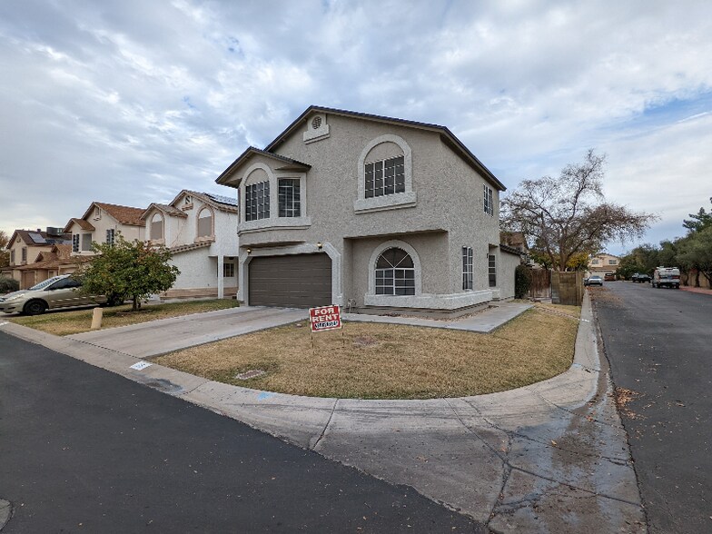 Primary Photo - 3755 E Broadway Rd