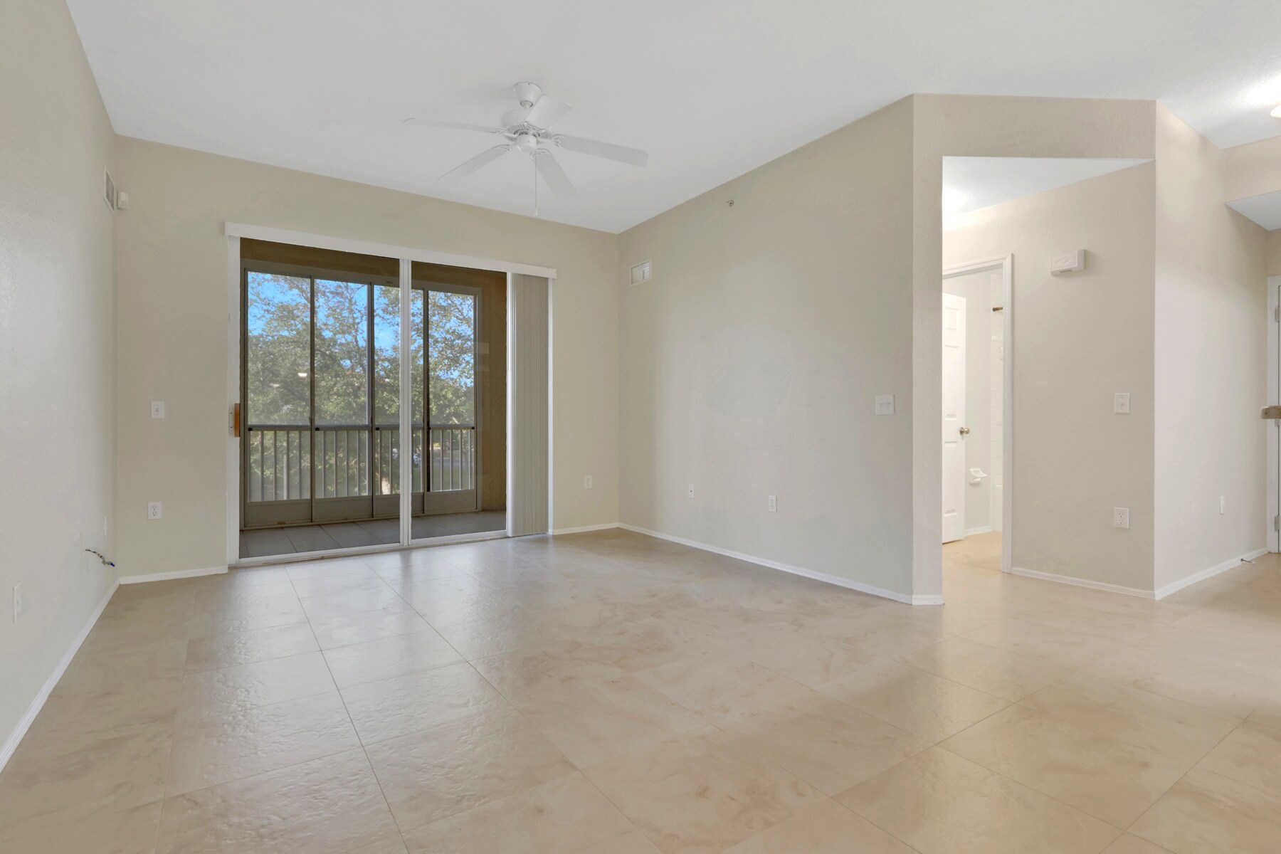 Building Photo - 9025 Colby Dr