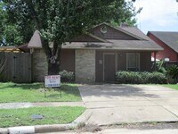 Building Photo - 19947 Sutton Falls Dr