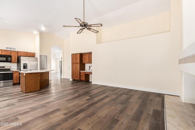 Building Photo - 1517 W Islandia Dr