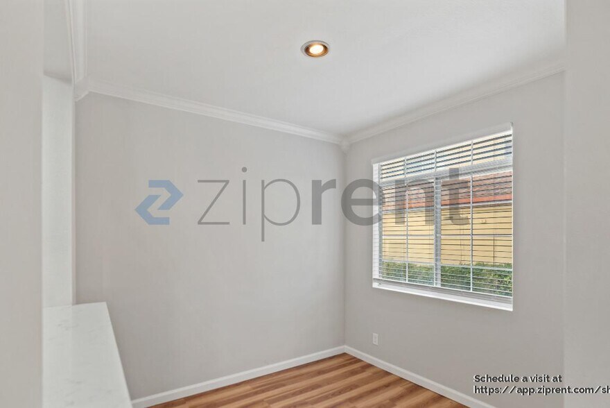 Building Photo - 7054 Dublin Meadows St