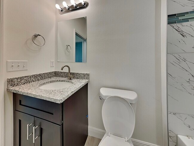 Building Photo - 209 Marion Oaks Manor
