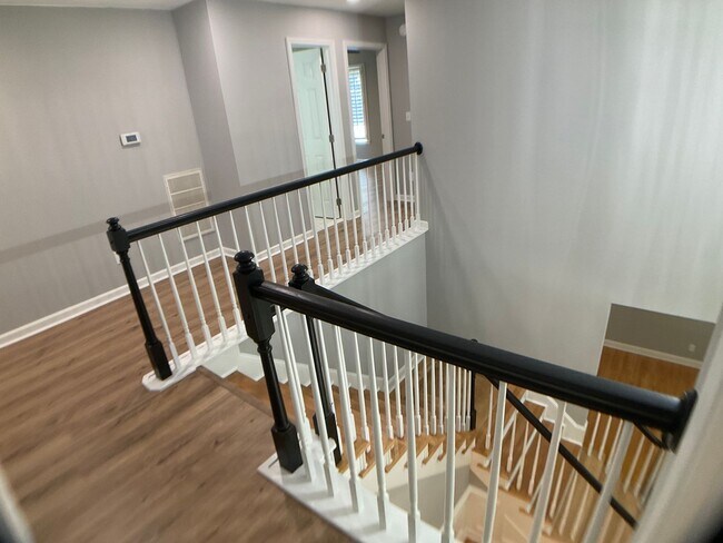 Building Photo - Absolutely Stunning Rare Rental in Hope Va...