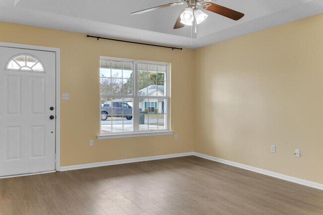 Building Photo - 819 Kristen Ln