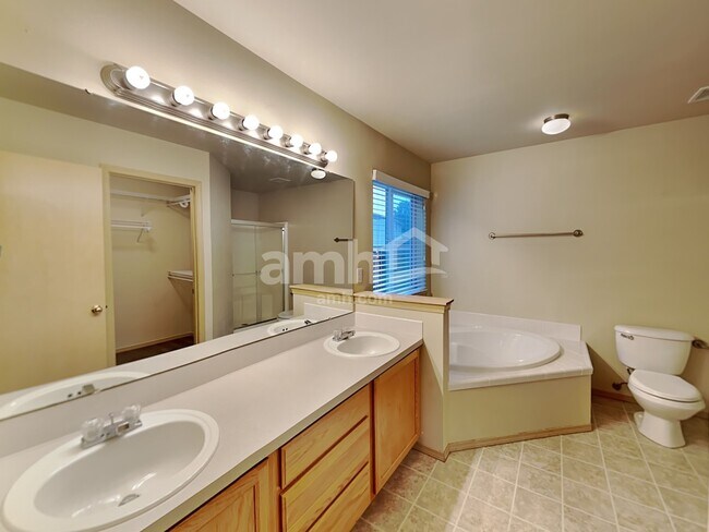 Building Photo - 20507 193rd Avenue Ct E