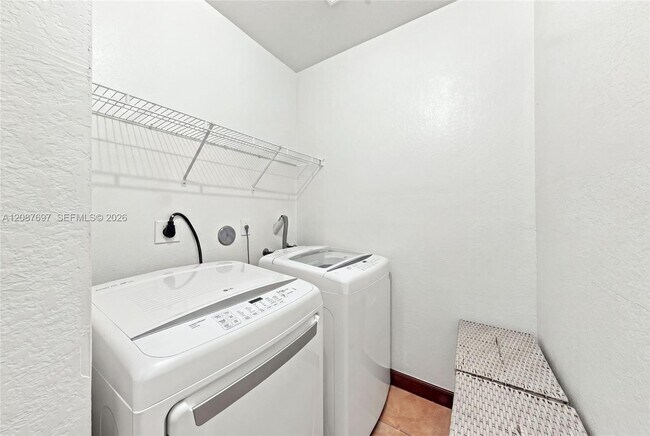 Building Photo - 889 SW 151 Pl