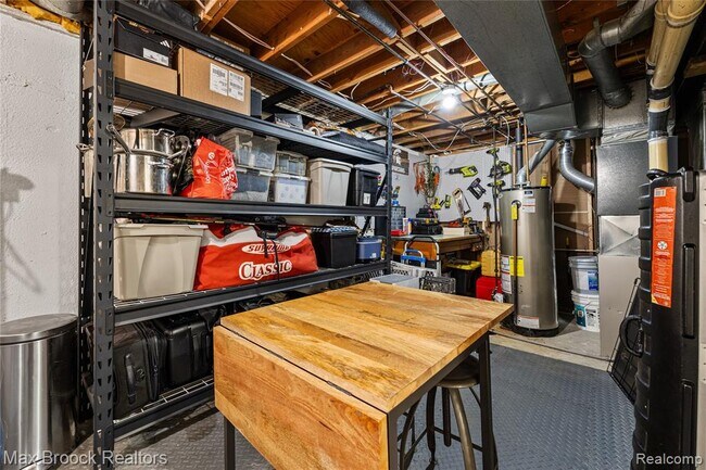 Building Photo - 704 Oakbrook Ridge Dr