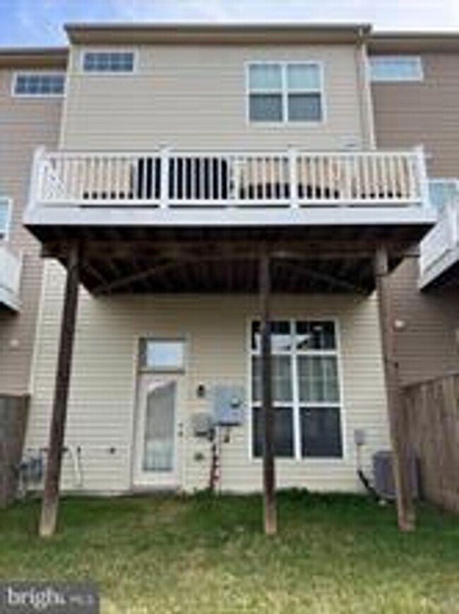 Building Photo - Location Location Location