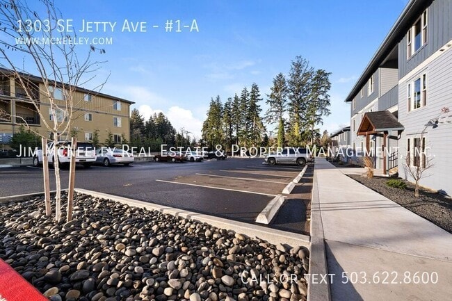 Building Photo - 1303 SE Jetty Ave