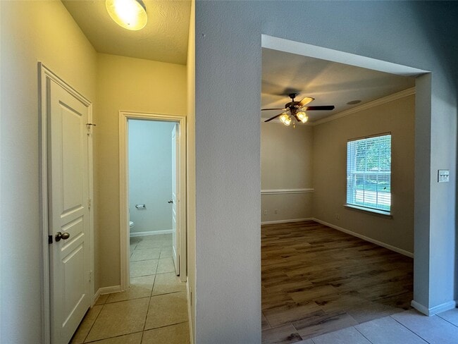 Building Photo - 8107 Gran Villa Dr