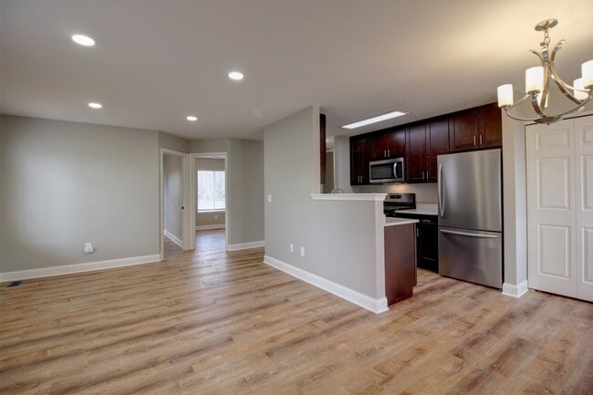 Building Photo - 14257 S Monticello Cir