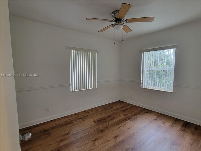 Building Photo - 3433 SW 12th St