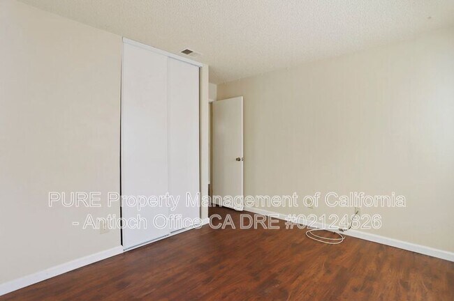 Building Photo - 2433 Sequoia Dr