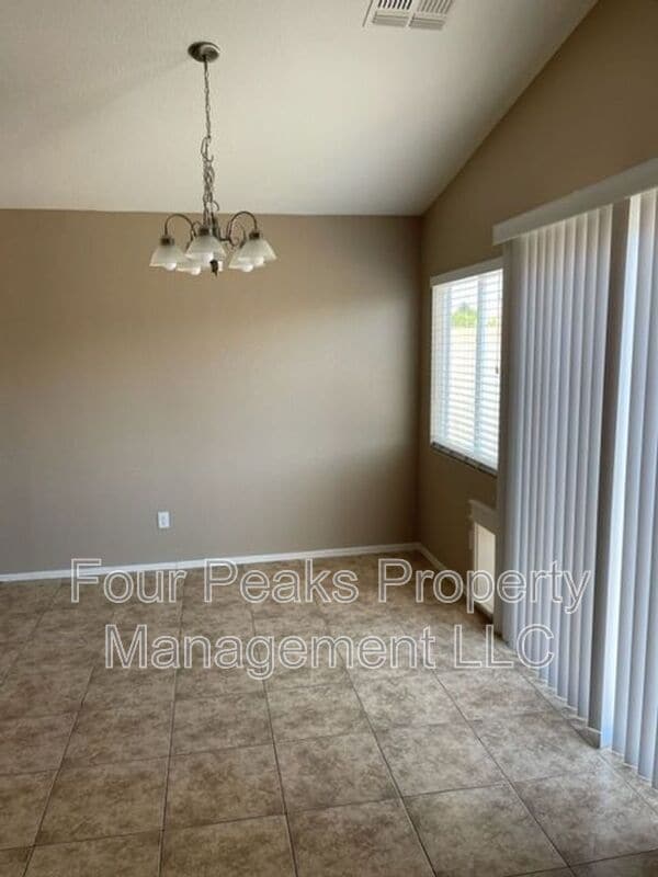 Building Photo - 11531 E Covina