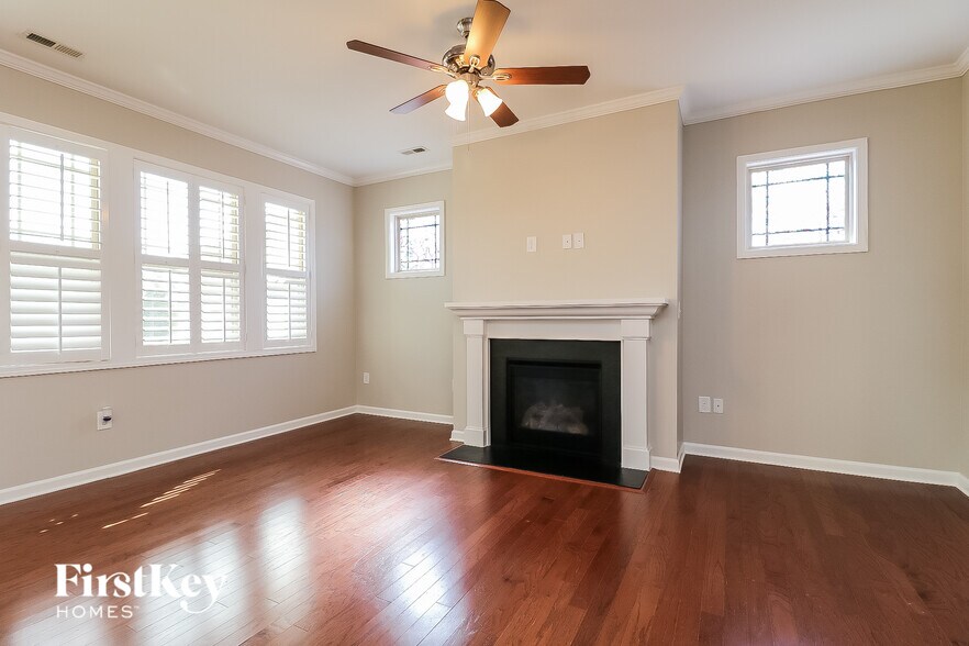 Building Photo - 69 Plum Ln