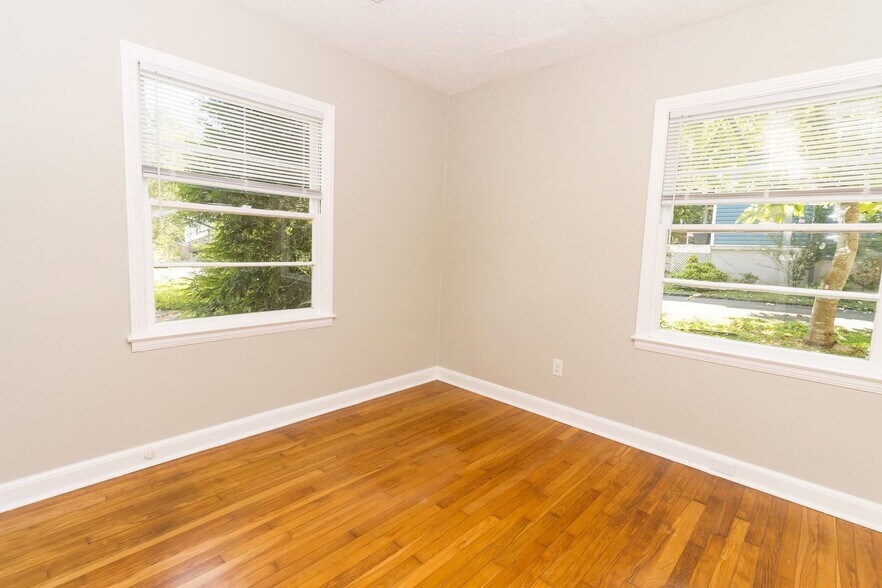 Building Photo - 26 Paulmar Dr