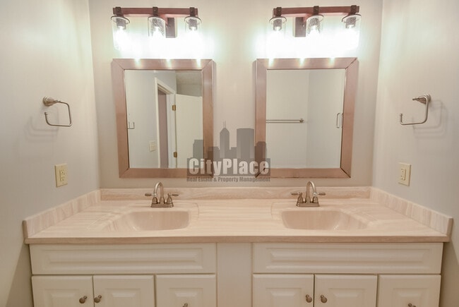 Building Photo - 7497 Charrington Ct