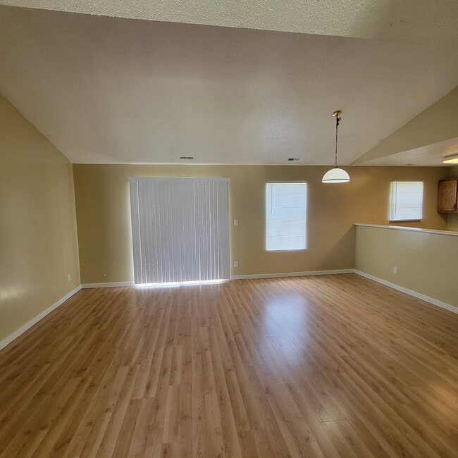 Building Photo - Brightwood 3BR/2BA House w/Attached Garage!