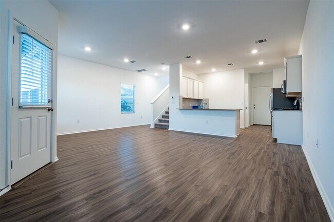 Building Photo - 7100 Dancing Wind Ln