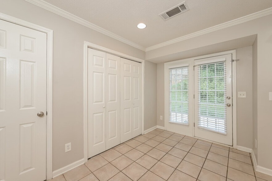 Building Photo - 422 Shoal Cir