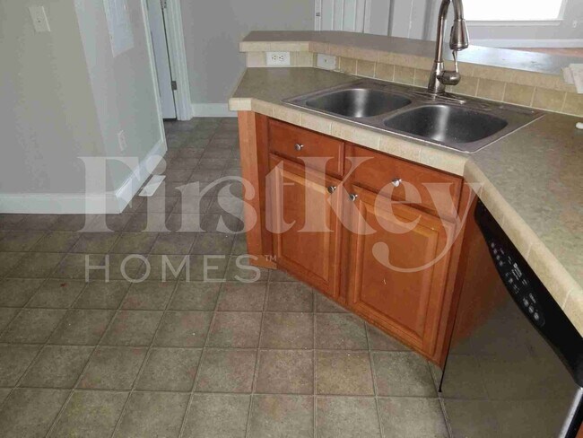 Building Photo - 1911 Chestnut Oak Ln