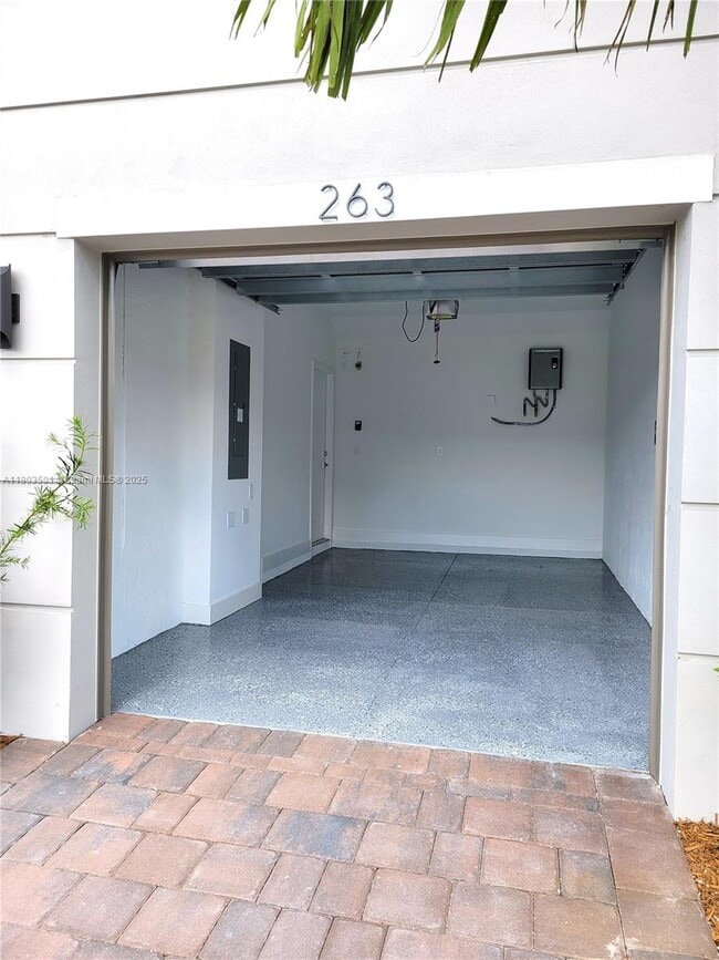 Building Photo - 263 SW 169th Ln