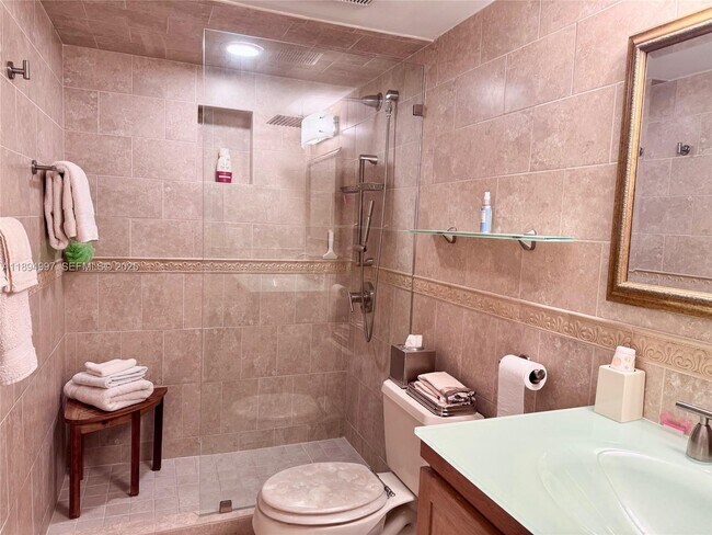 Building Photo - 6061 Collins Ave