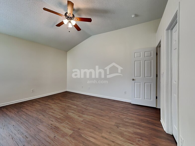 Building Photo - 120 Salem Ridge Ct