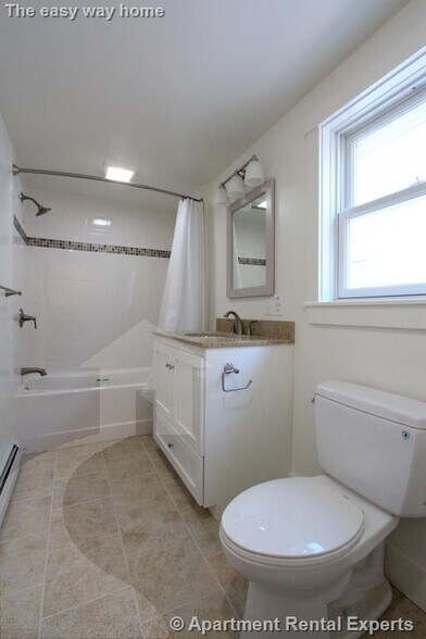 Building Photo - 119 Central St