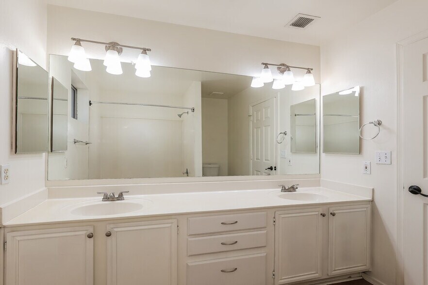 Building Photo - 3134 E McKellips Rd