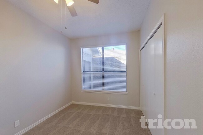 Building Photo - 1121 Cypress Ln